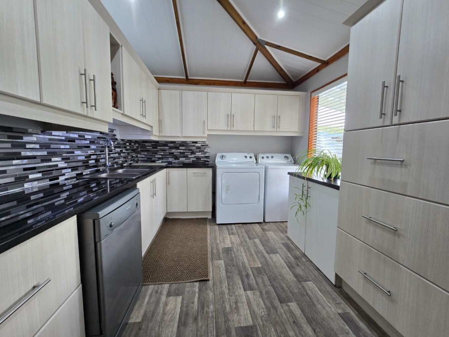 4 Bedroom Property for Sale in Stilbaai Wes Western Cape